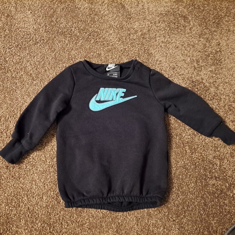 Nike Black fleece Unisex Long Sleeve Crewneck sweatshirt With Snap Closure